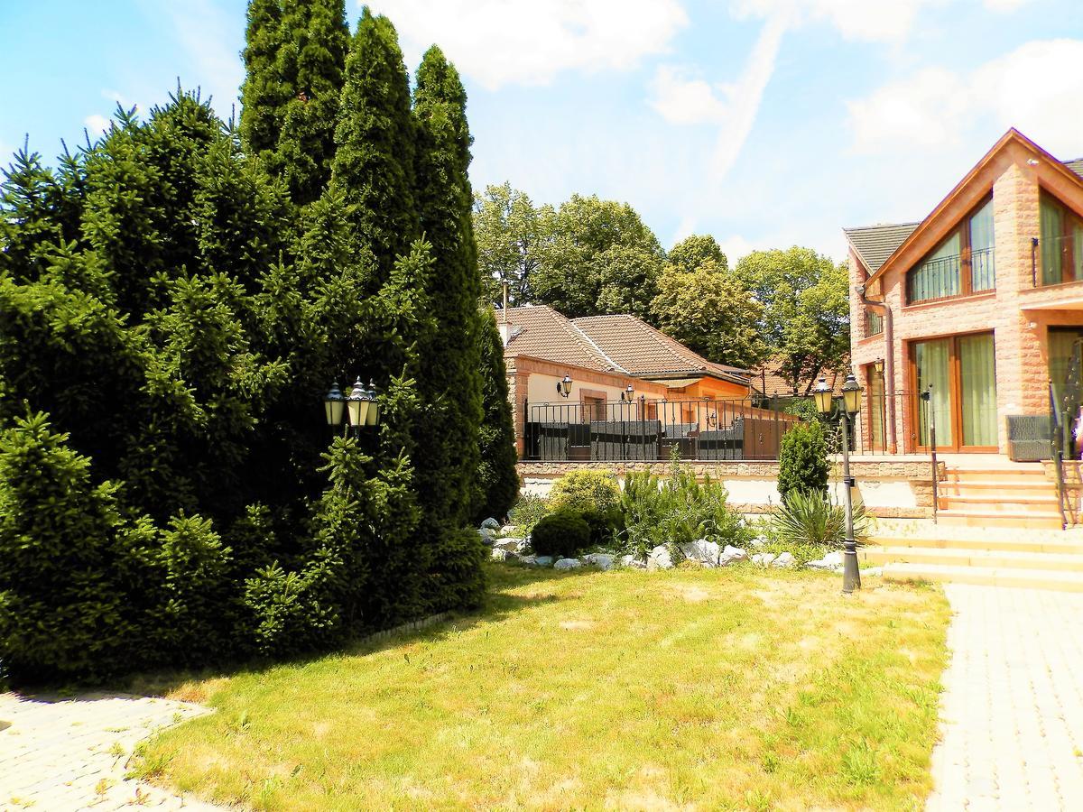 Nagyret Panzio Eger Bed & Breakfast Exterior photo
